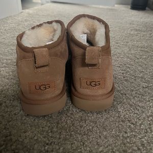 Ugg’s Mini Ultra Women’s Size 10